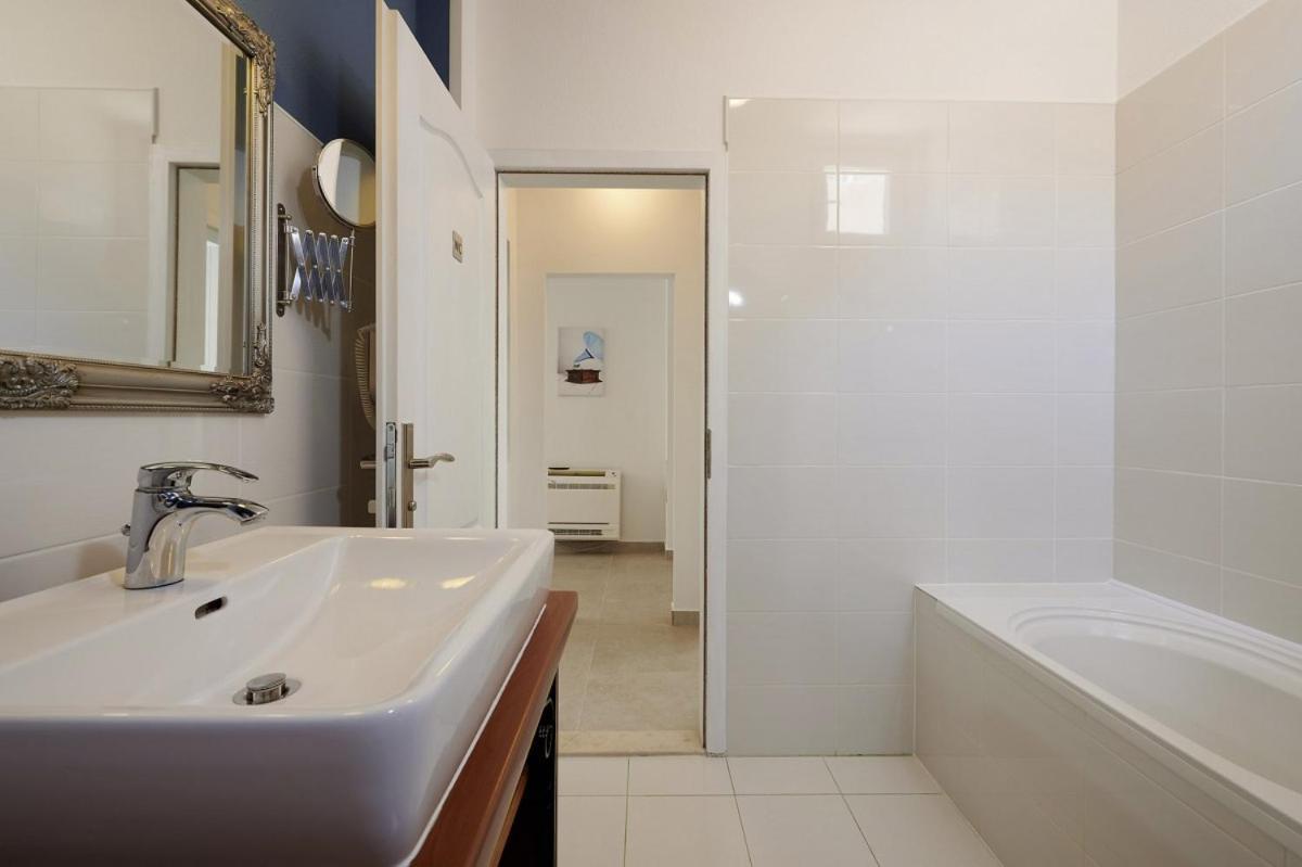 Smuketa In Trogir Haus Fuer 4 Personen Villa ภายนอก รูปภาพ