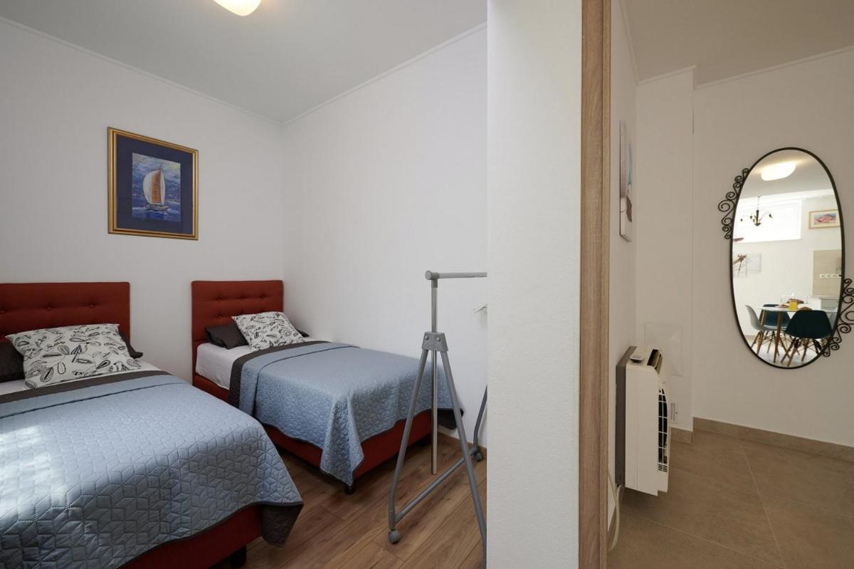 Smuketa In Trogir Haus Fuer 4 Personen Villa ภายนอก รูปภาพ