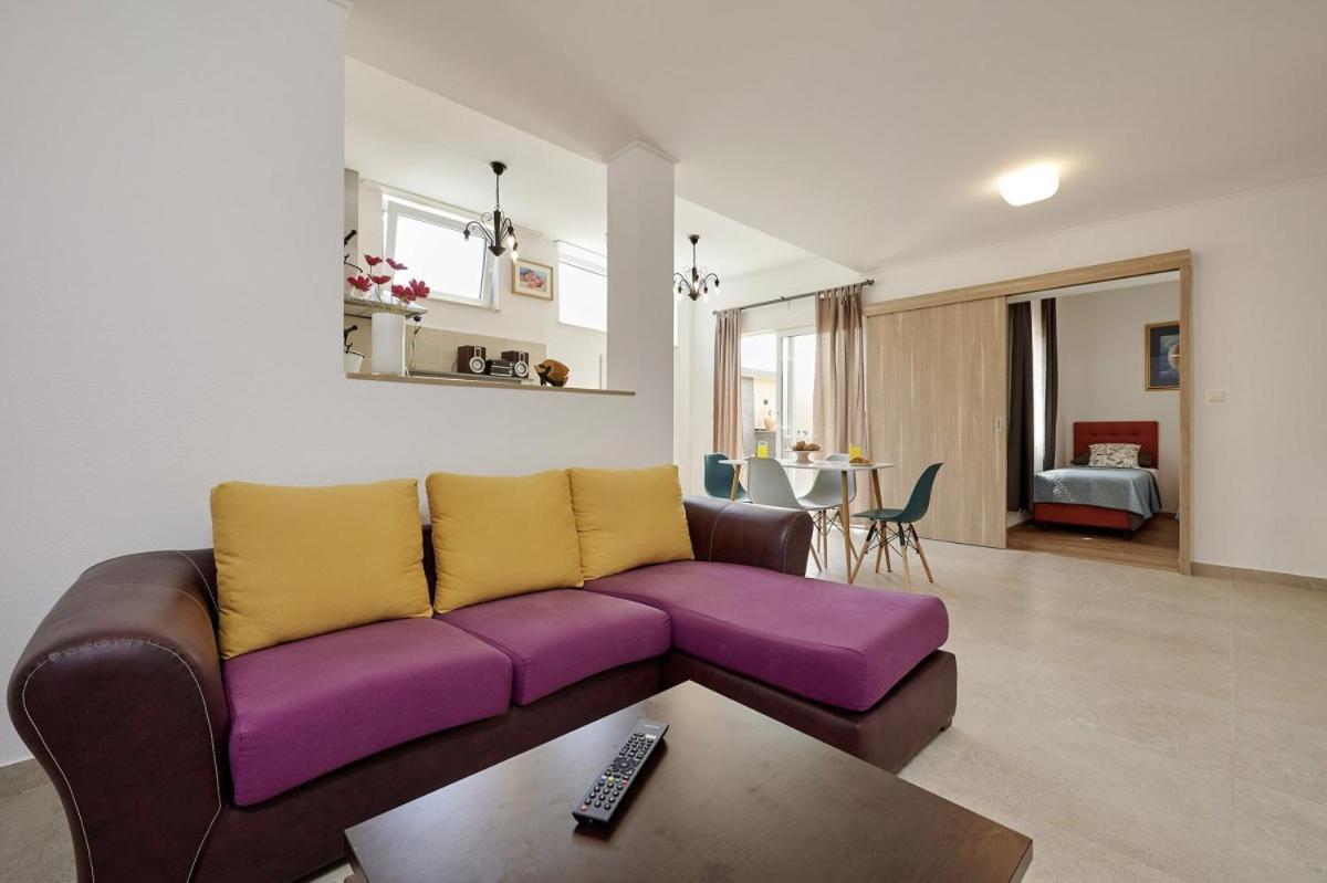 Smuketa In Trogir Haus Fuer 4 Personen Villa ภายนอก รูปภาพ
